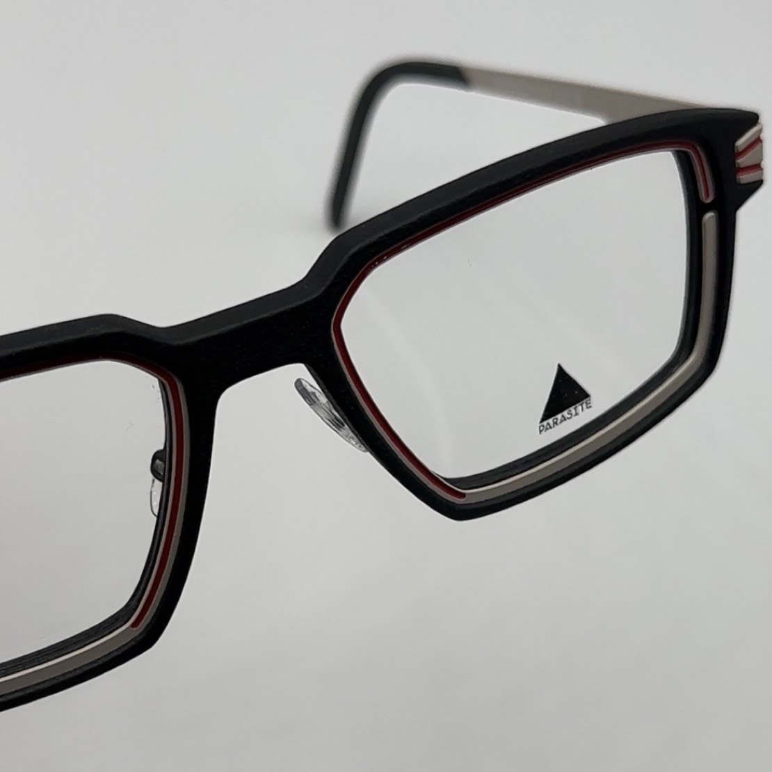 PARASITE PARTICULE 4 C51 51-3